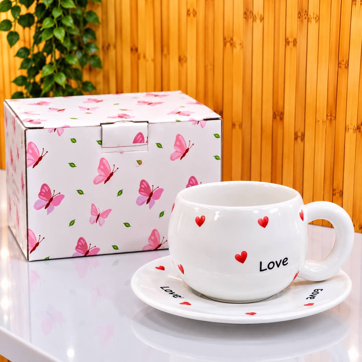 Ensemble Tasse & Soucoupe en Céramique Fait Main – Motif Floral & Cœurs