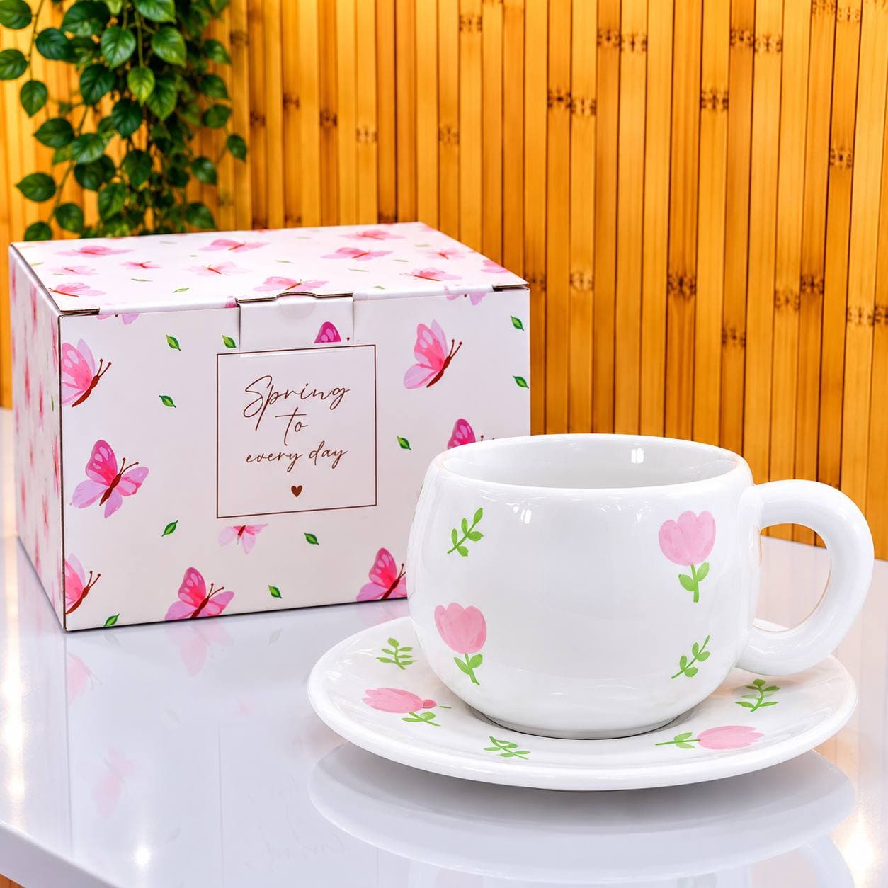 Ensemble Tasse & Soucoupe en Céramique Fait Main – Motif Floral & Cœurs