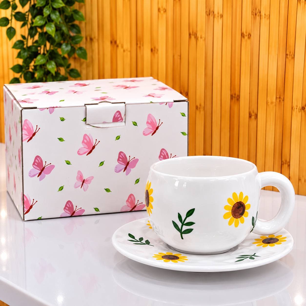 Ensemble Tasse & Soucoupe en Céramique Fait Main – Motif Floral & Cœurs