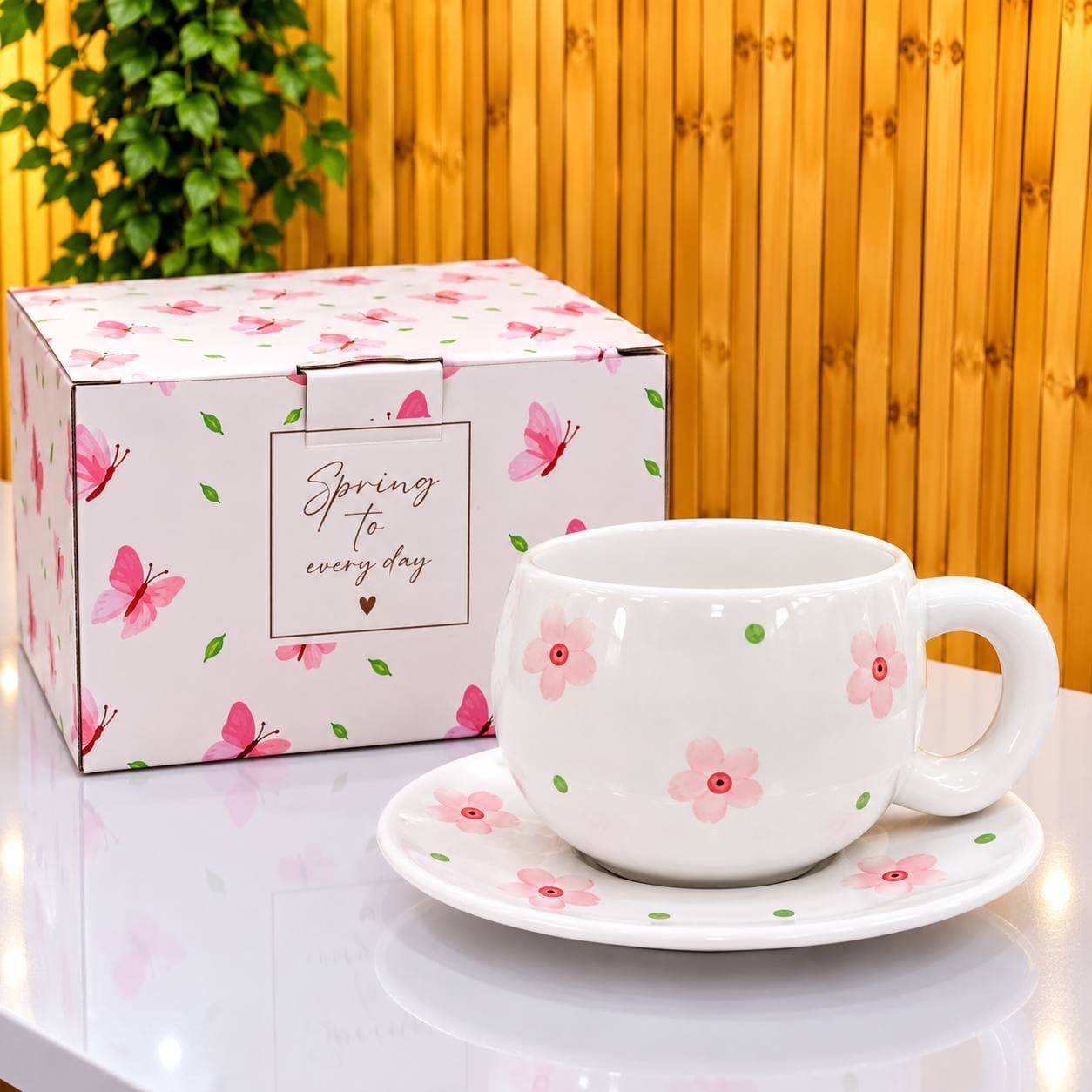 Ensemble Tasse & Soucoupe en Céramique Fait Main – Motif Floral & Cœurs